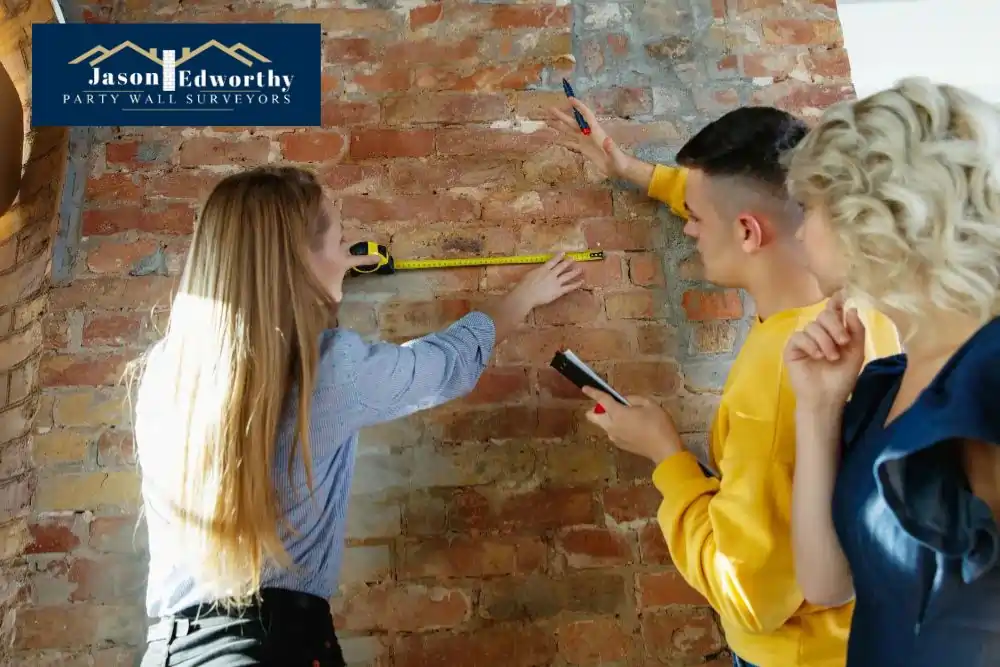 What are the responsibilities of a party wall surveyor Poynton?